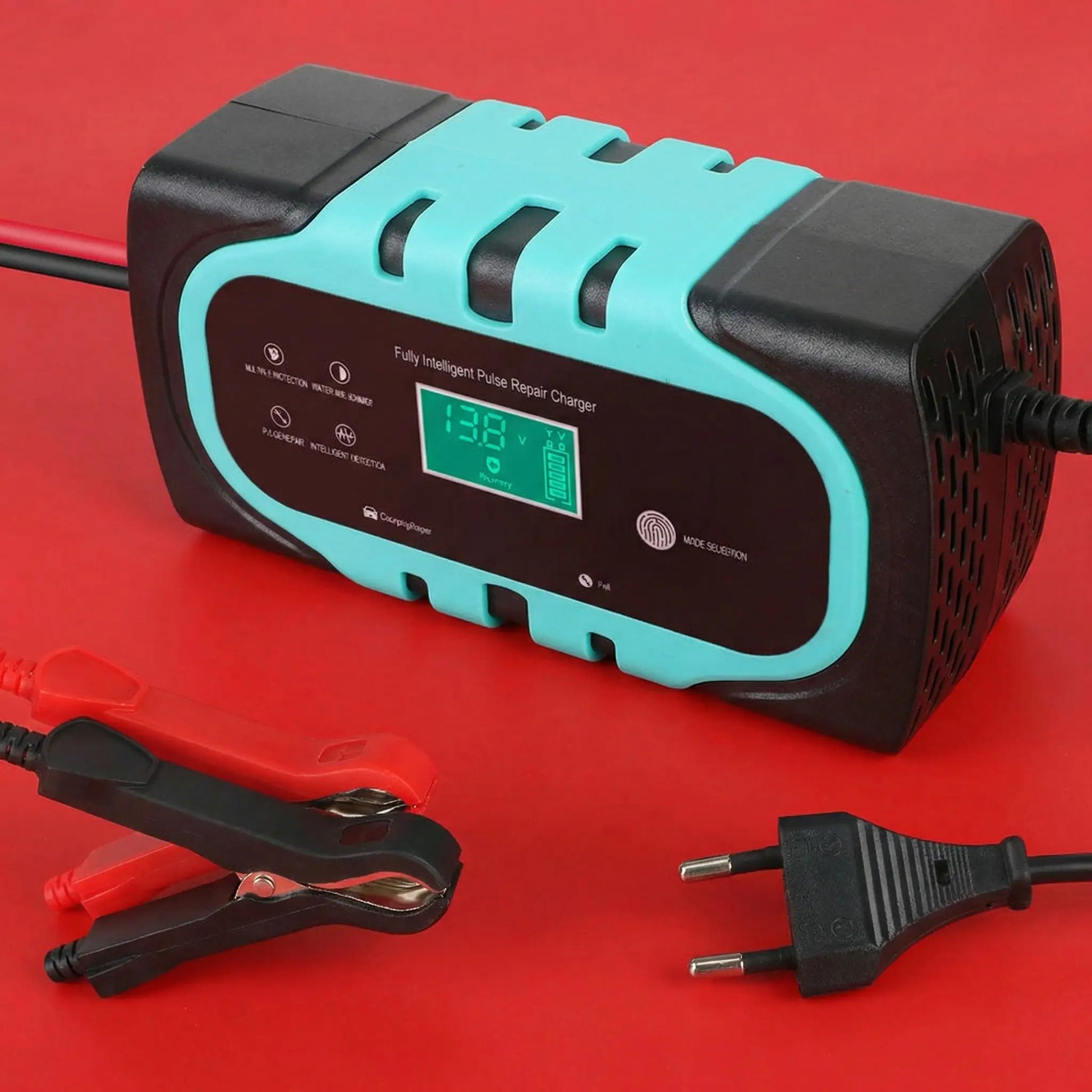 Chargeur batterie voiture 12V 10A 140W pinces et câble d'alimentation prise universelle 100V-240V

